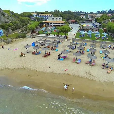 Resort Plaka