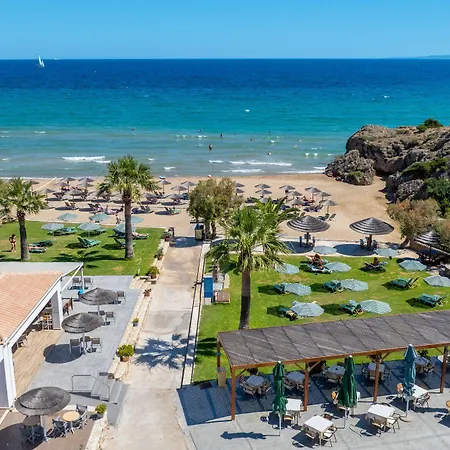 Plaka Resort 3*