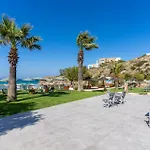 Plaka Resort