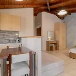 Plaka Resort 3*