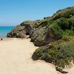 Resort Plaka